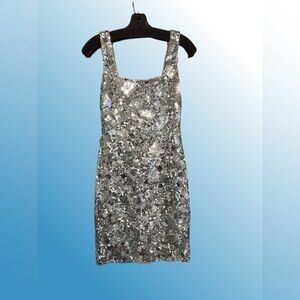 Alice + Olivia Addie Ice sequin Beaded Cocktail Dress